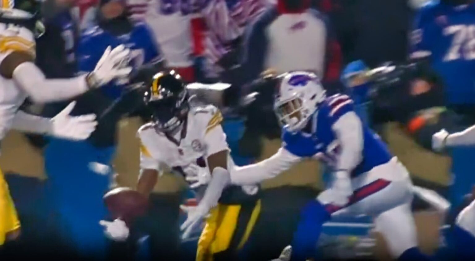 WATCH : Buffalo Bills Fan Hurled a Snowball at George Pickens in an Attempt to Stop Him From Receiving a Touchdown Pass