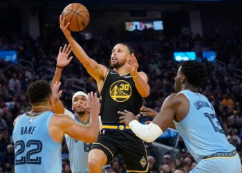 Steph Curry Rewrites NBA History Books Against Memphis Grizzlies