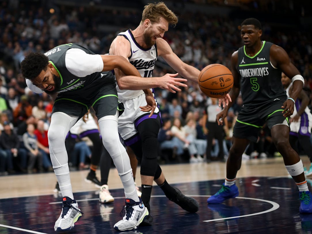 Wolves Lose to the Kings in Overtime Following Anthony Edwards’ Early