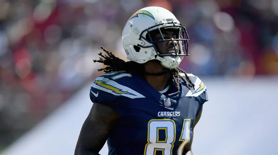 Mike Williams, a Chargers FA, will visit the Panthers amid Jets rumors