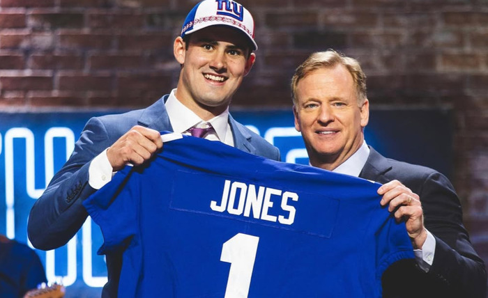 New York Giants Players Reportedly Upset Over Team’s Decision To Bench Daniel Jones