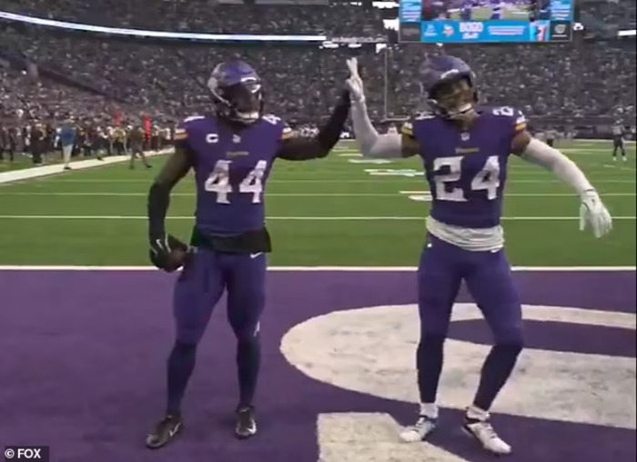 Viking Stars Josh Metellus And Cam Bynum Stun Fans By Recreating The Iconic ‘White Chicks’ Dance To Celebrate An Interception