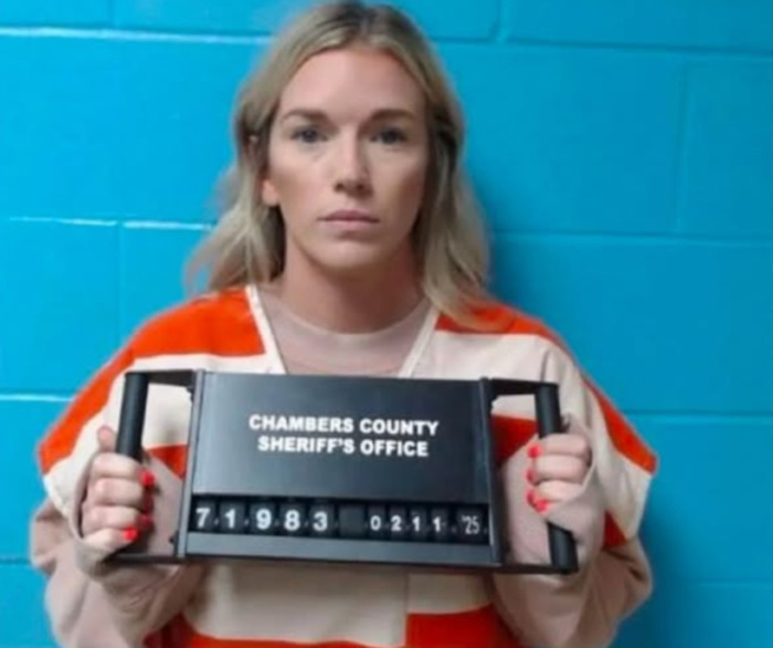 Female Teacher Molly Colleen Spears Turns Himself In After Being Accused Of Having Relations With Male Student