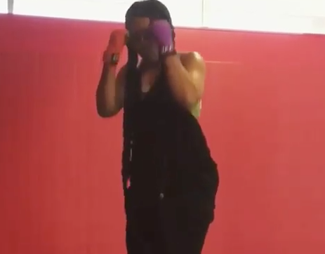 erykah-badu-boxing