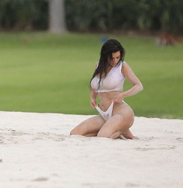 Kim Kardashian Nude Naked Beach 4