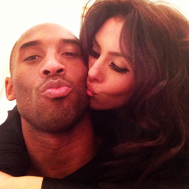 Kobe and Vanessa Bryant Kiss