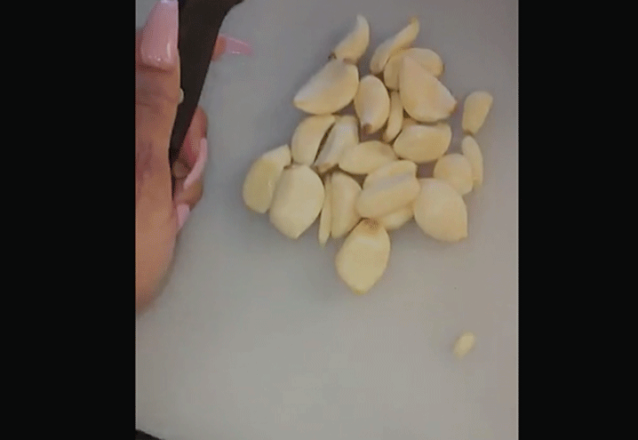 blac-chyna-cooking-hens-garlic-1