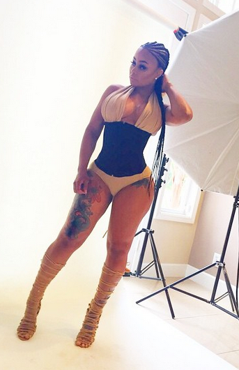 blac chyna pool 4
