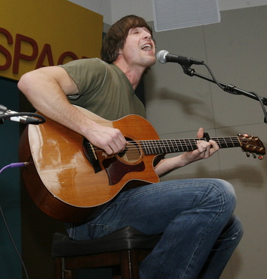 MOBILE NATIVE WALKER HAYES PLAYS CONCERT AT SPACE 301