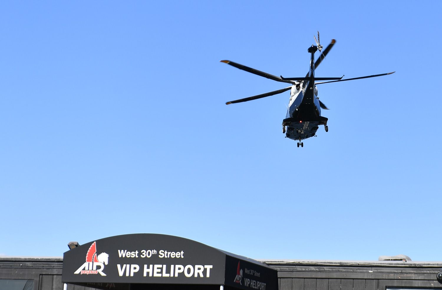 LeBron James Gets Unlimited Fanatics Helicopter Use in Business Deal